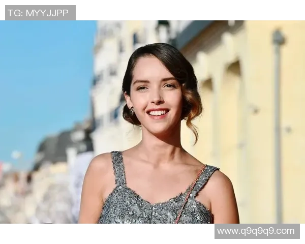 足球明星女友真实照片曝光揭示她们的生活与魅力